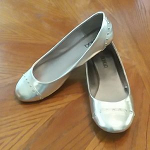Pretty Silver Flats